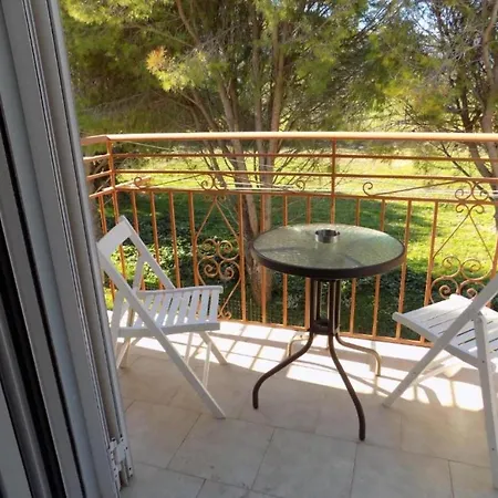 Afrodite 17 Spacious Apartment شقة أيّا إفيميا